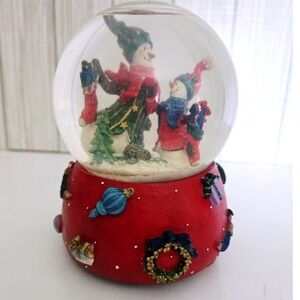 Christmas Snowman Musical Snow Globe Red Base Holiday Decor Wind Up 5.5 Inch